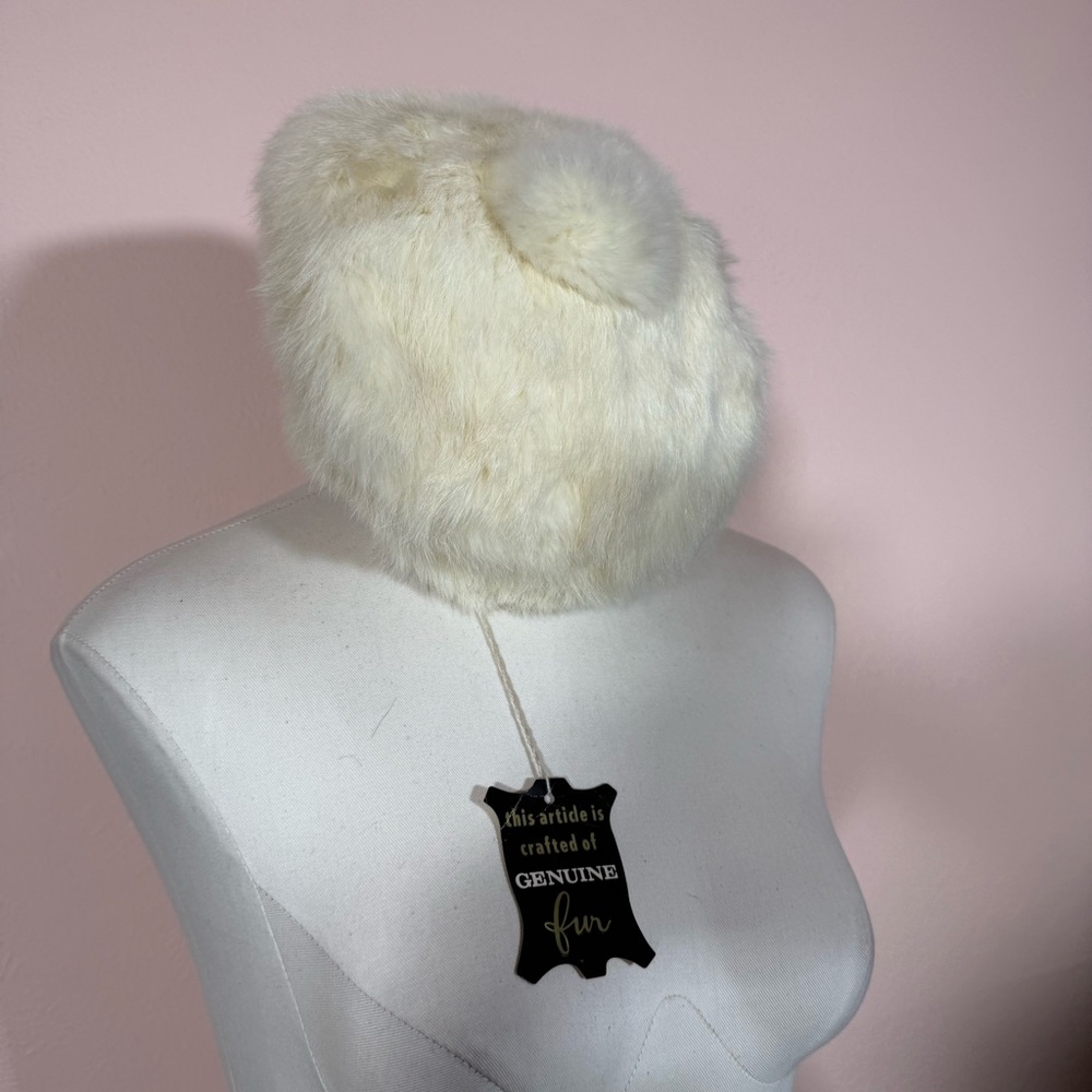 Vintage 1940’s White Rabbit Fur Barrett Winter Hat with Pom Pom